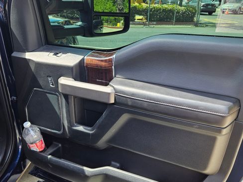 Used 2016 Ford F150 Platinum w/ Equipment Group 701A Luxury image 6