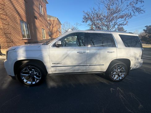 Used 2019 GMC Yukon Denali w/ Denali Ultimate Package image 1