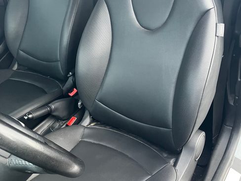 Used 2013 MINI Cooper Hardtop image 10