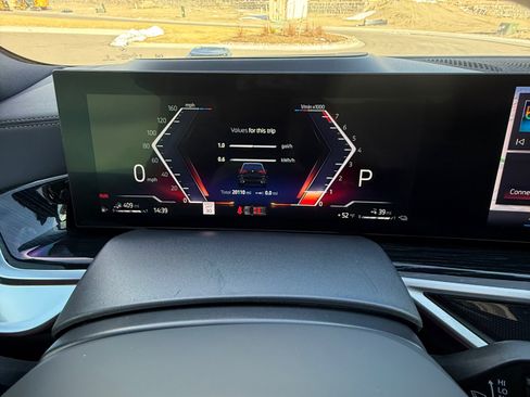 Used 2024 BMW X5 xDrive50e w/ M Sport Package image 29