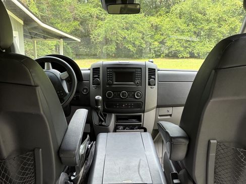 Used 2016 Mercedes-Benz Sprinter 2500 image 5