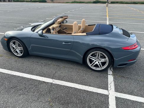 Used 2017 Porsche 911 Carrera 4 AWD/4WD image 8