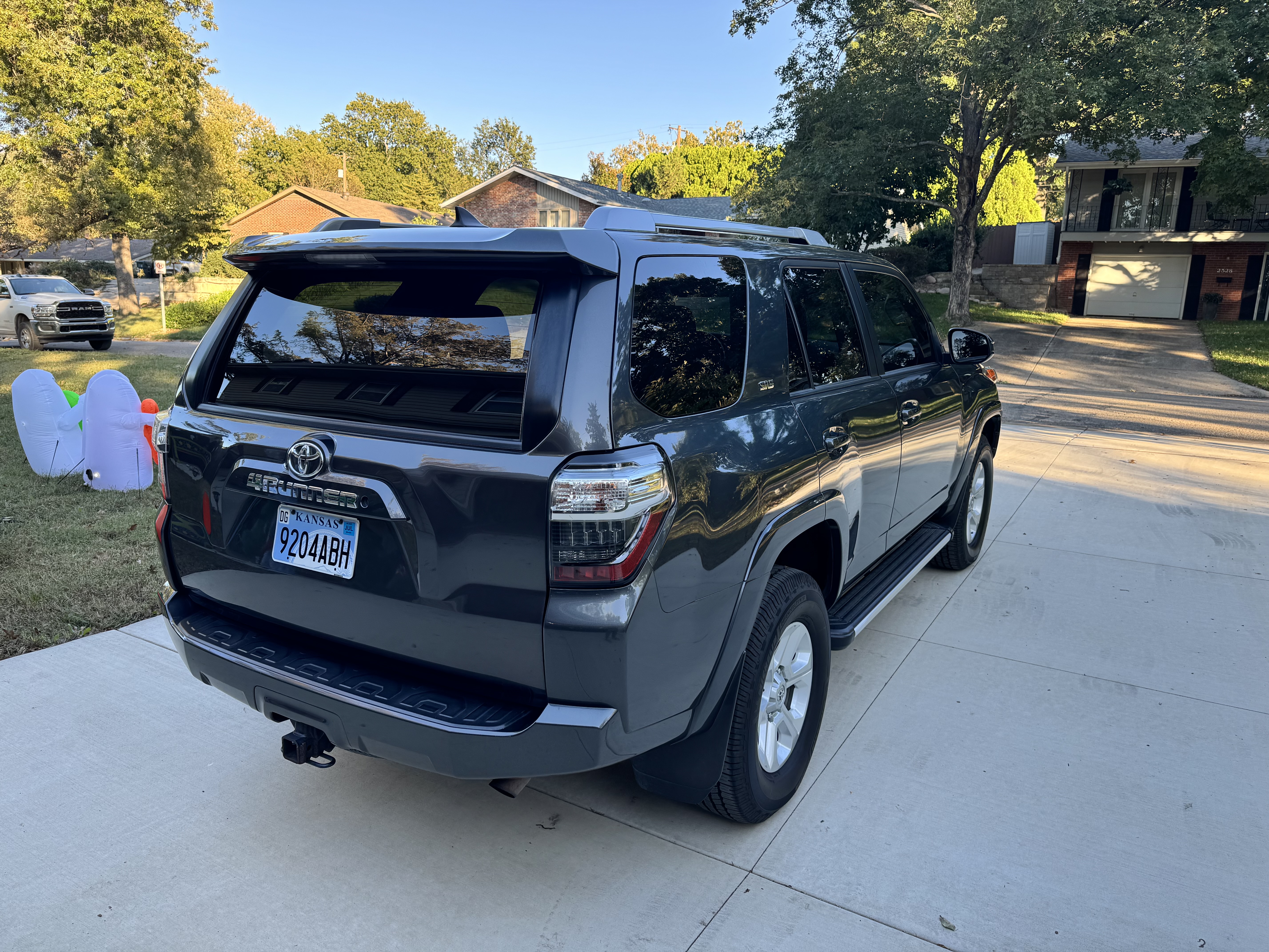 Used 2015 Toyota 4Runner SR5 AWD/4WD image 14