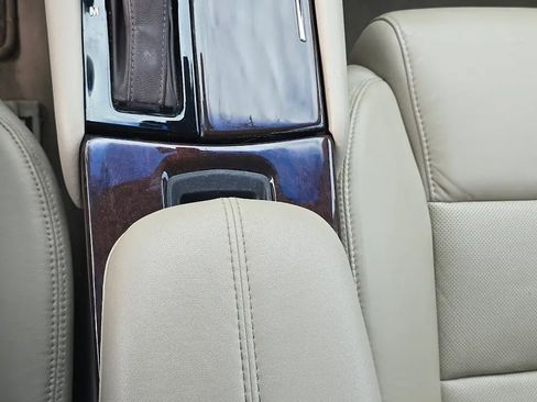 Used 2019 Cadillac XTS Luxury image 13