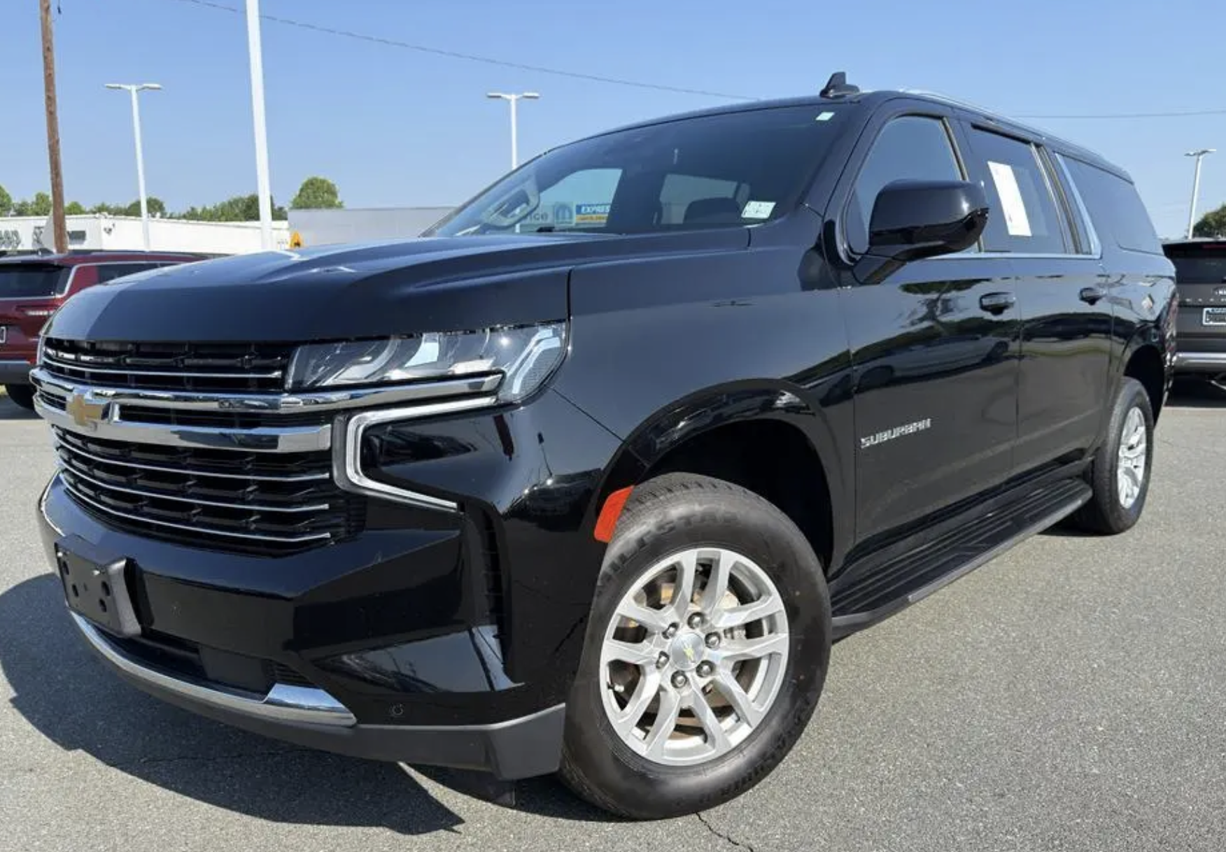 Used 2023 Chevrolet Suburban LT RWD image 1