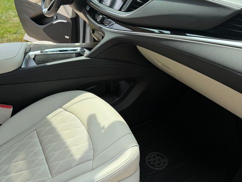 Used 2023 Buick Enclave Avenir FWD image 14
