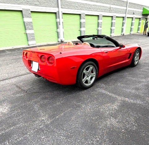 Used 1998 Chevrolet Corvette Convertible w/ Memory Pkg RWD image 8