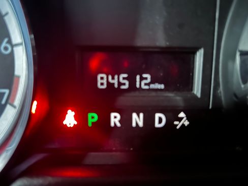 Used 2017 Dodge Grand Caravan SXT image 14