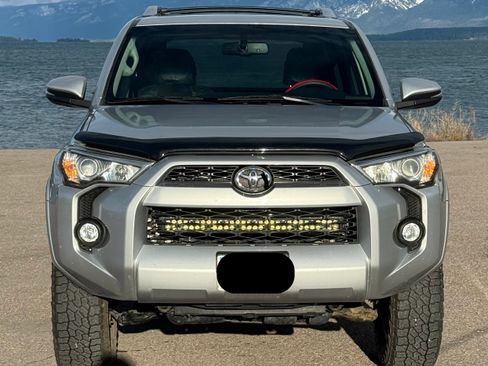 Used 2016 Toyota 4Runner SR5 Premium image 1