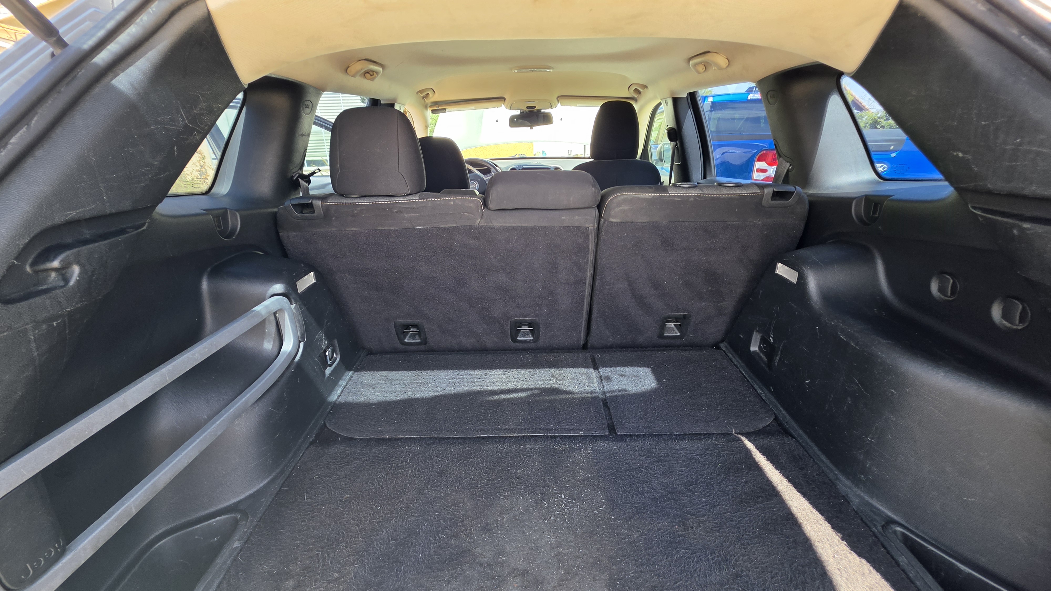 Used 2015 Jeep Cherokee Sport w/ Sport Appearance Group FWD image 13