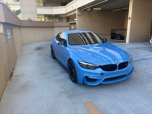 Used 2018 BMW M4 Convertible RWD image 4