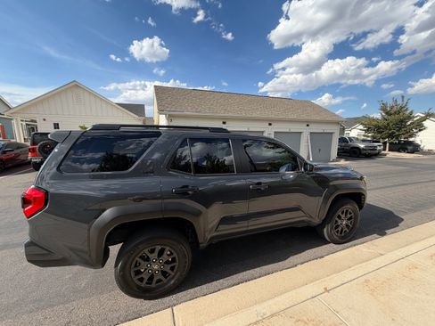 Used 2025 Toyota 4Runner SR5 AWD/4WD image 8