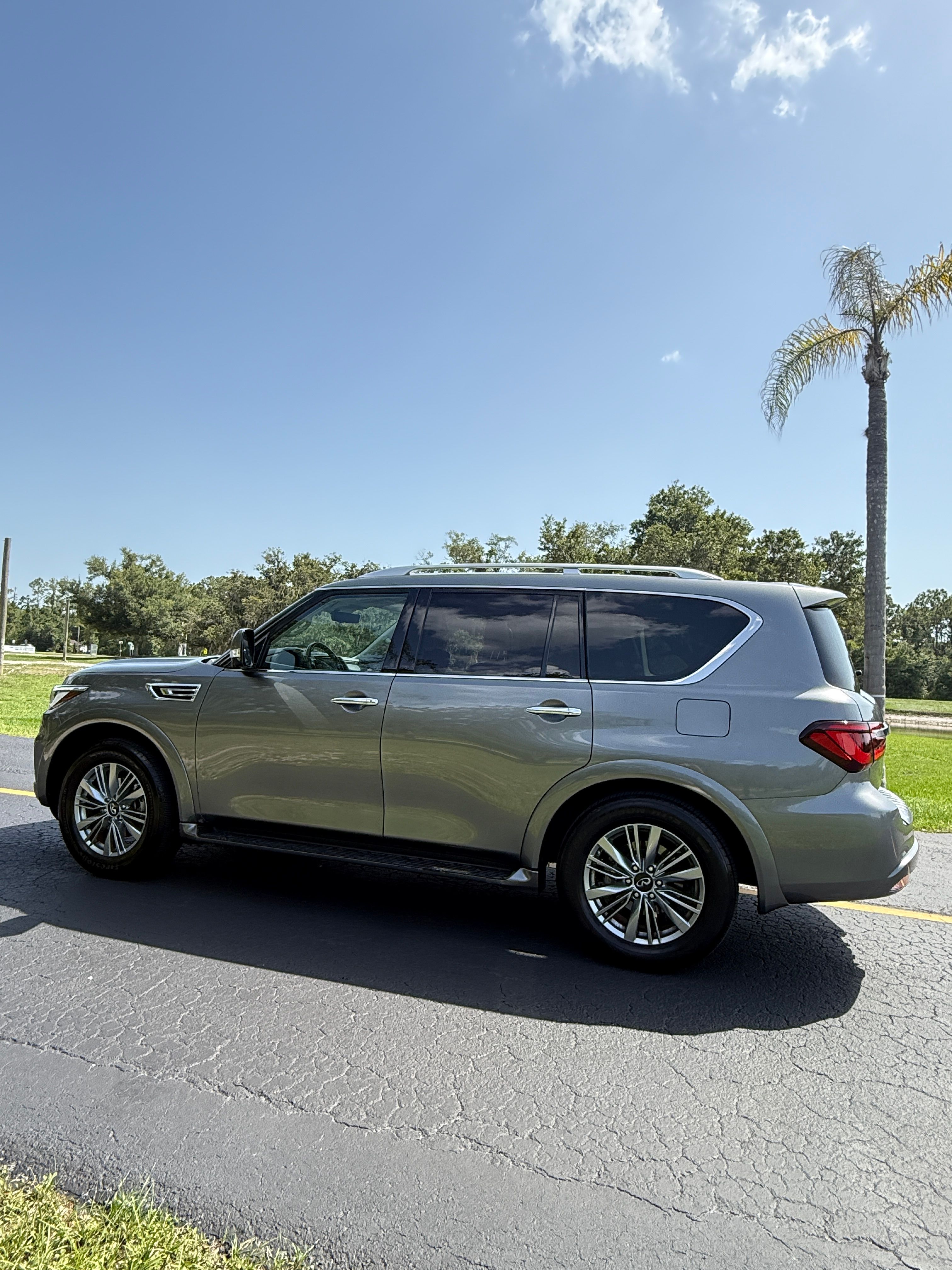 Used 2021 INFINITI QX80 Luxe RWD image 2