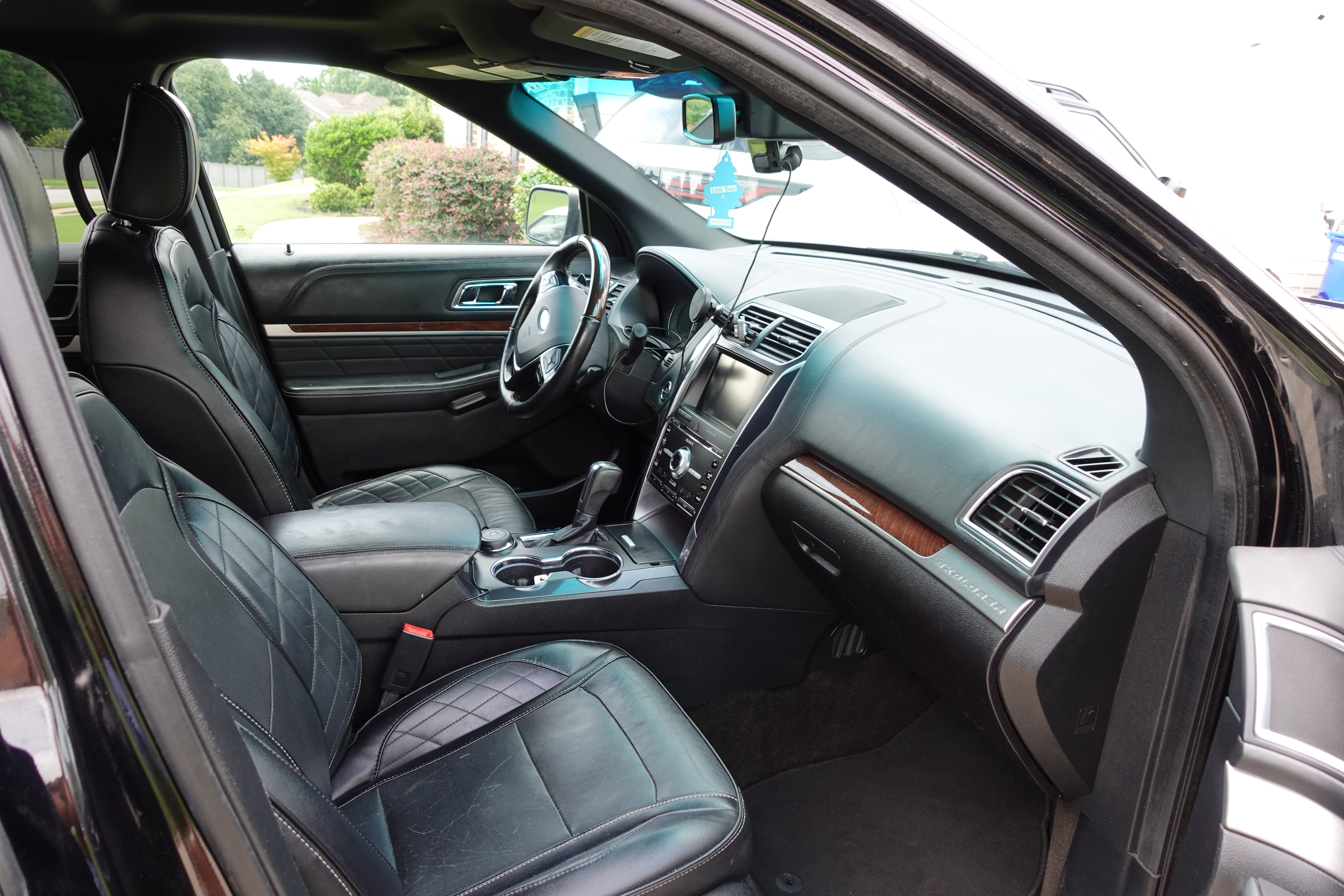 Used 2016 Ford Explorer Platinum AWD/4WD image 17