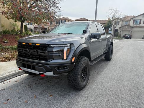 Used 2025 Ford F150 Raptor AWD/4WD image 4