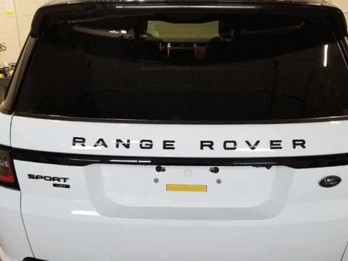 Used 2020 Land Rover Range Rover Sport HST image 4