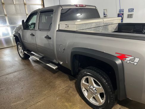 Used 2008 Chevrolet Silverado 2500 LT w/ 1LT Convenience Package image 8