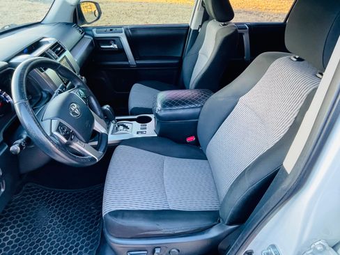 Used 2014 Toyota 4Runner SR5 image 14