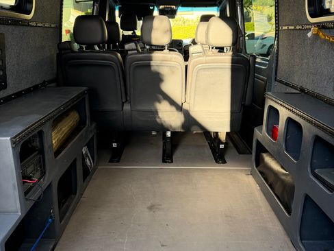 Used 2021 Mercedes-Benz Sprinter 2500 image 19