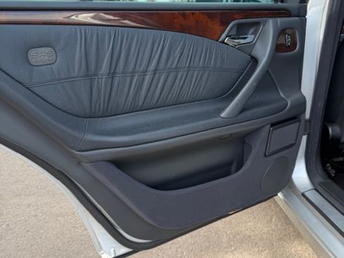 Used 2002 Mercedes-Benz E 320 4MATIC Sedan image 14