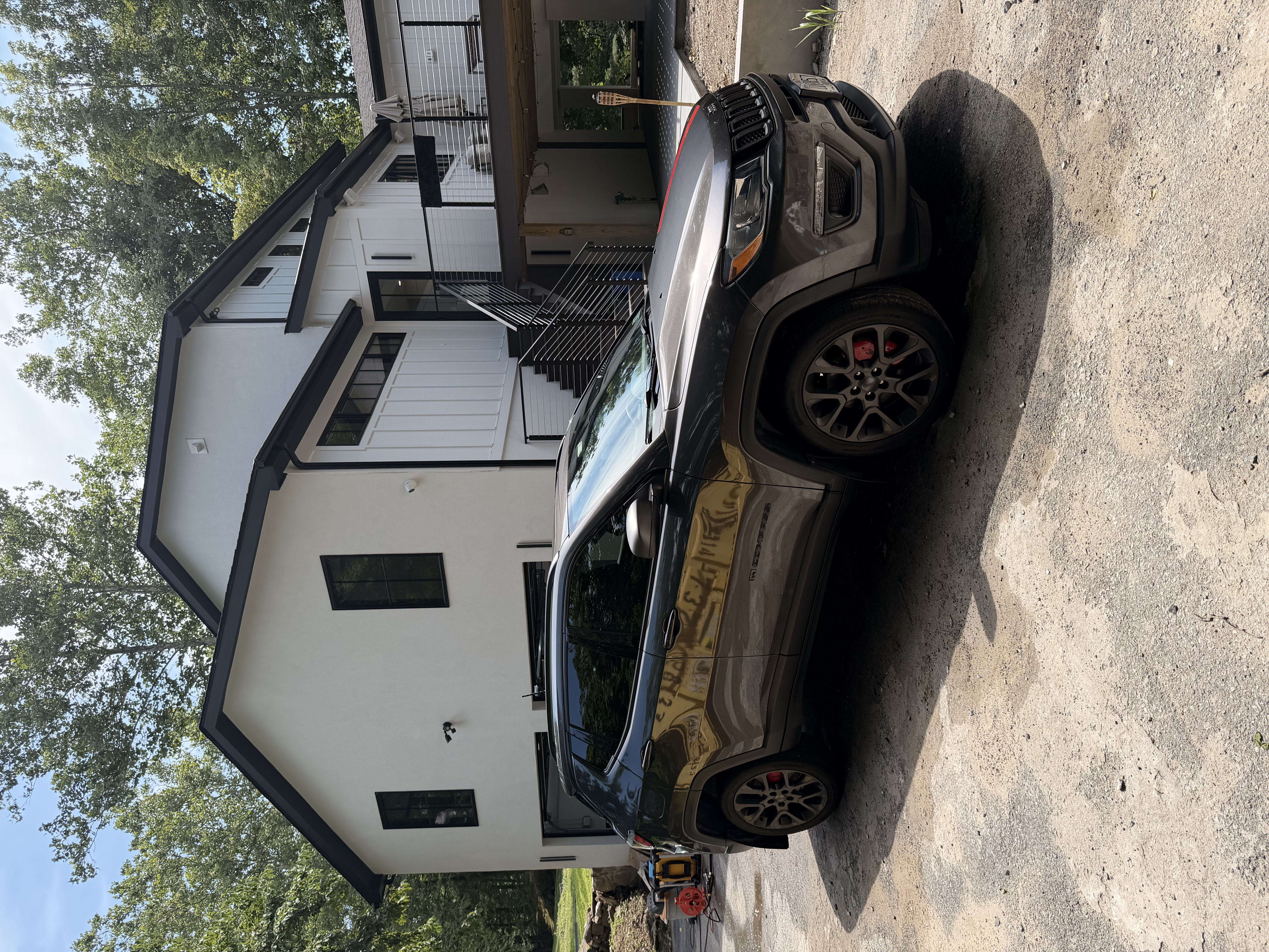 Used 2021 Jeep Compass Latitude w/ Sun and Sound Group AWD/4WD image 9