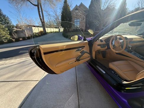 Used 2017 Porsche 718 Boxster RWD image 4