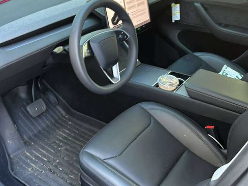 Used 2026 Tesla Model Y Long Range image 9