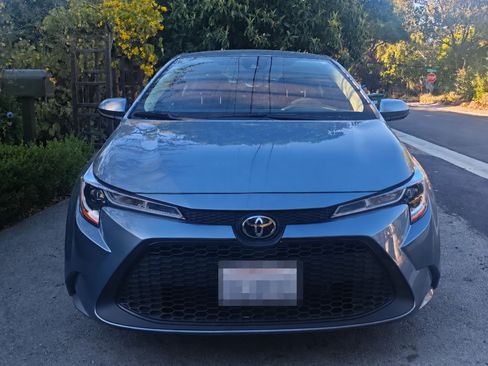 Used 2022 Toyota Corolla LE FWD image 4