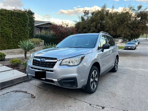 Used 2018 Subaru Forester 2.5i w/ Alloy Wheel Package image 2