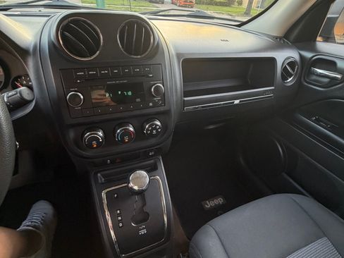 Used 2014 Jeep Patriot Sport AWD/4WD image 14