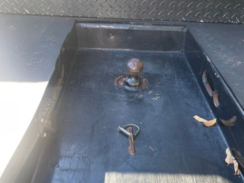 Used 2017 Ford F250 XLT w/ XLT Premium Package image 5