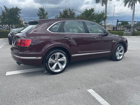 Used 2018 Bentley Bentayga Onyx Edition image 1