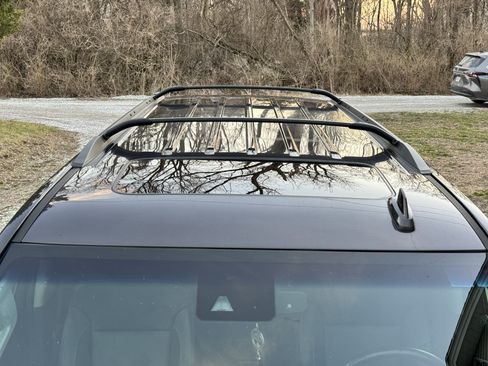 Used 2017 Chevrolet Suburban LT image 30