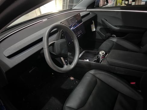 Used 2025 Tesla Model 3 Long Range image 9