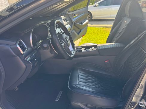 Used 2020 Nissan Maxima SR w/ Sport Mat Group image 6