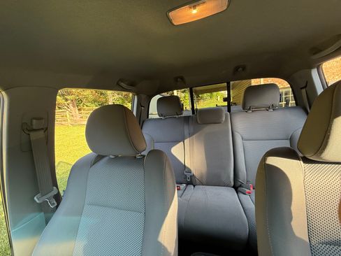 Used 2015 Toyota Tacoma 4x4 Double Cab w/ TRD Sport Package image 13