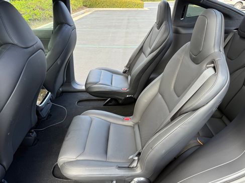 Used 2022 Tesla Model X Plaid image 8