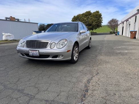 Used 2003 Mercedes-Benz E 500 Sedan image 2