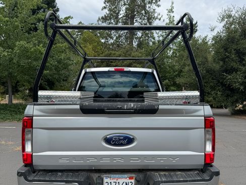 Used 2019 Ford F250 XLT w/ XLT Value Package AWD/4WD image 4