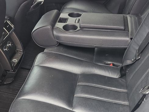 Used 2011 Land Rover Range Rover HSE image 10