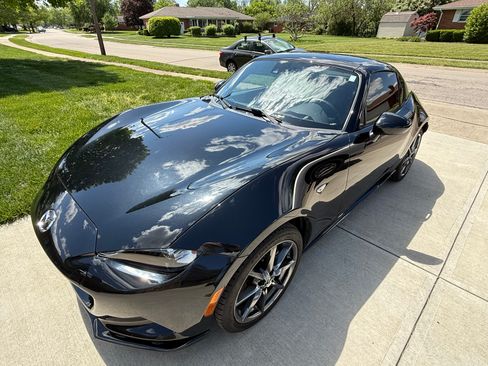 Used 2017 MAZDA MX-5 Miata RF Grand Touring w/ Appearance Package RWD image 9