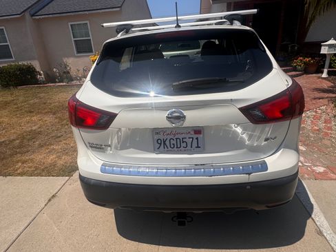 Used 2018 Nissan Rogue Sport SV FWD image 8