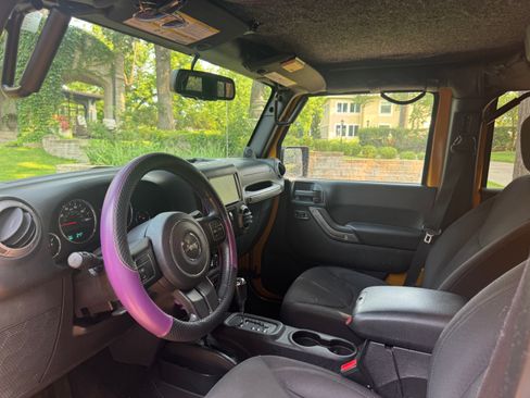 Used 2014 Jeep Wrangler Unlimited Sport w/ Quick Order Package 24S AWD/4WD image 5