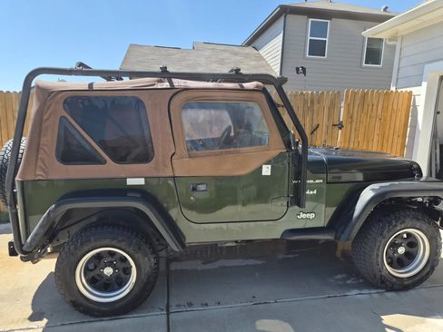 Used 1998 Jeep Wrangler SE image 8