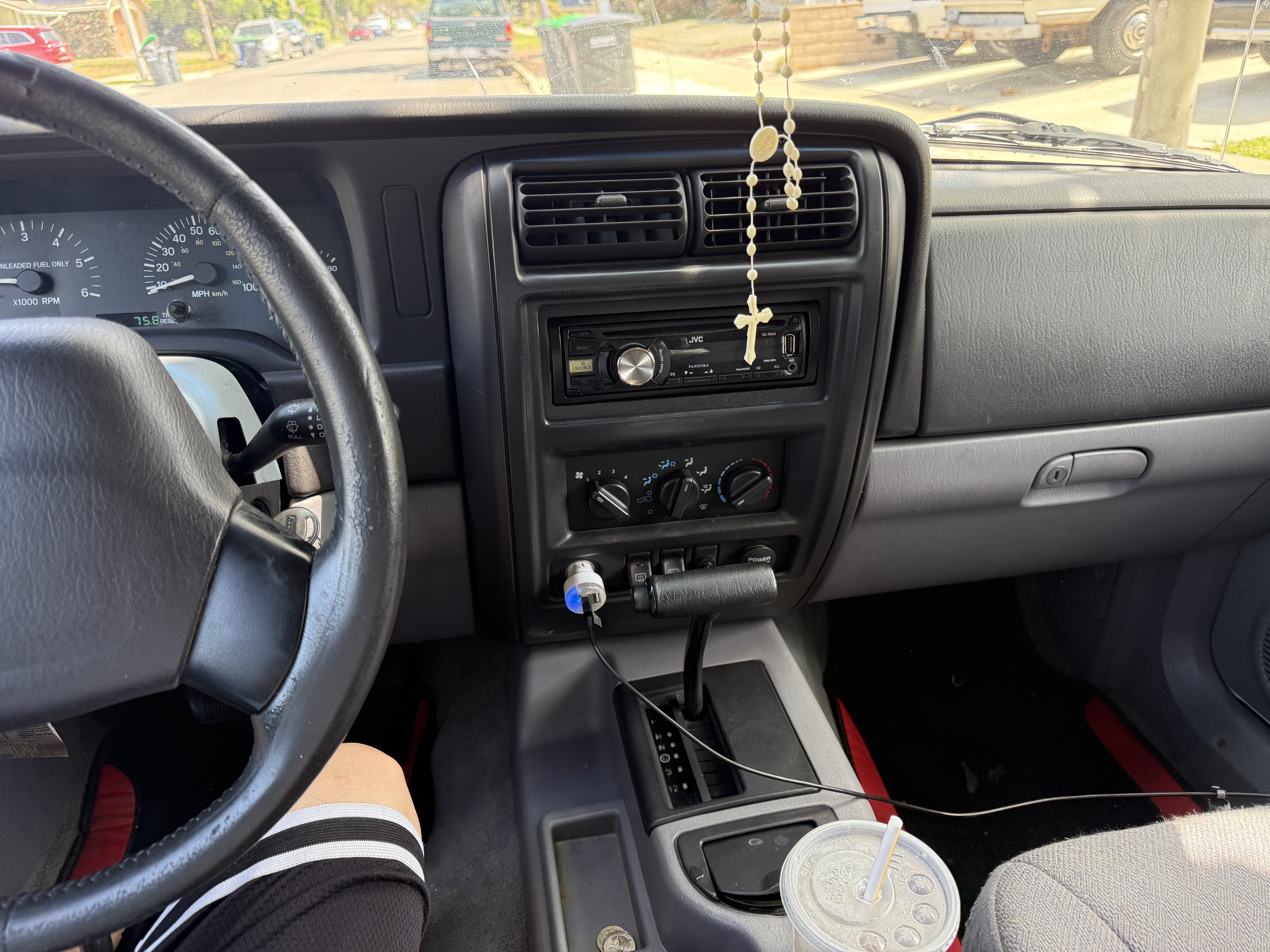 Used 1998 Jeep Cherokee Sport RWD image 6