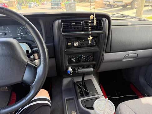Used 1998 Jeep Cherokee Sport RWD image 6