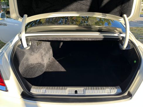 Used 2016 Rolls-Royce Wraith image 21