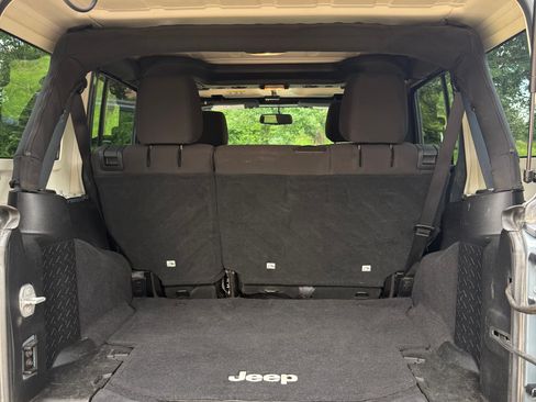 Used 2015 Jeep Wrangler Unlimited Sport w/ Quick Order Package 24S AWD/4WD image 1