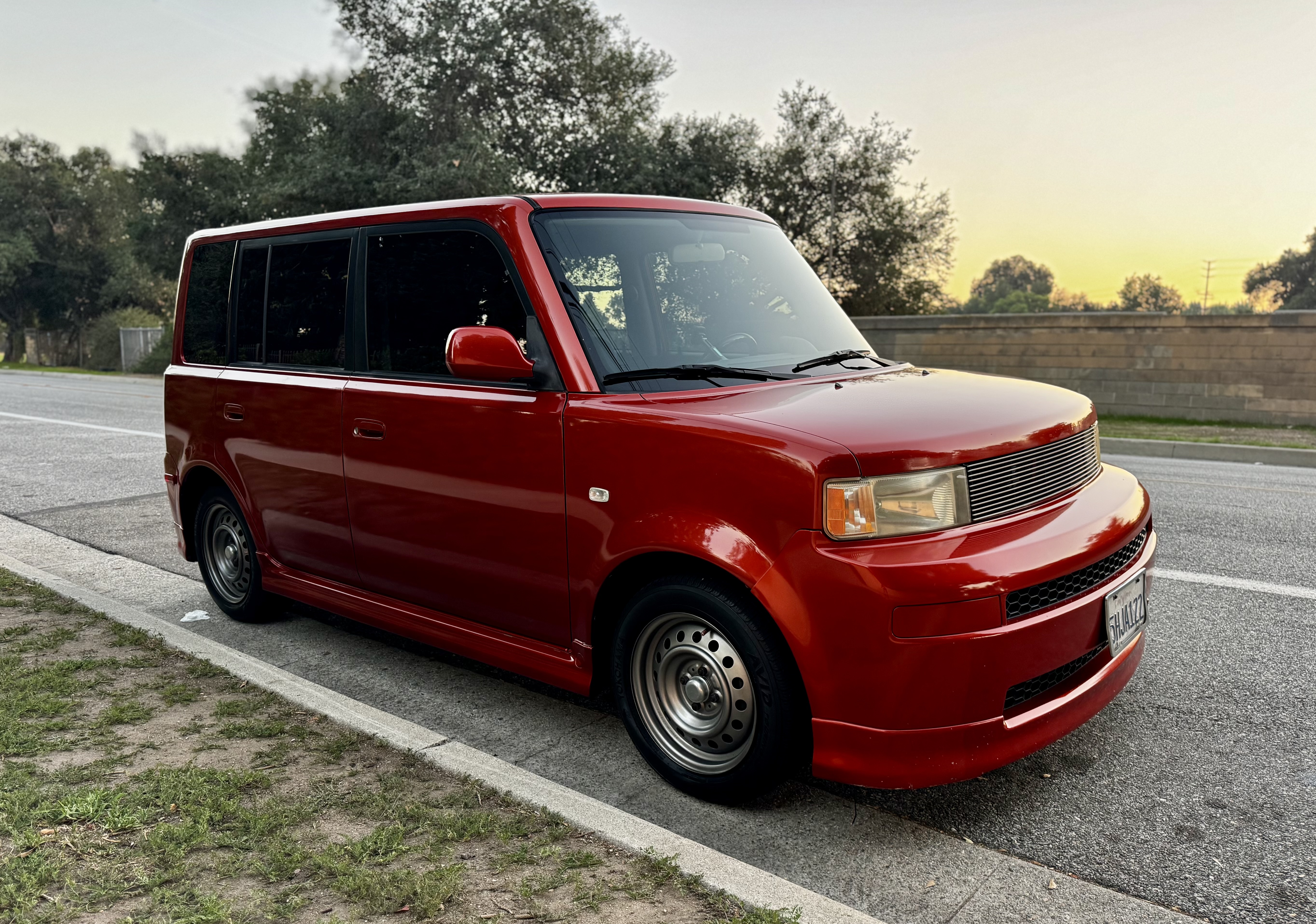 Used 2004 Scion xB FWD image 5