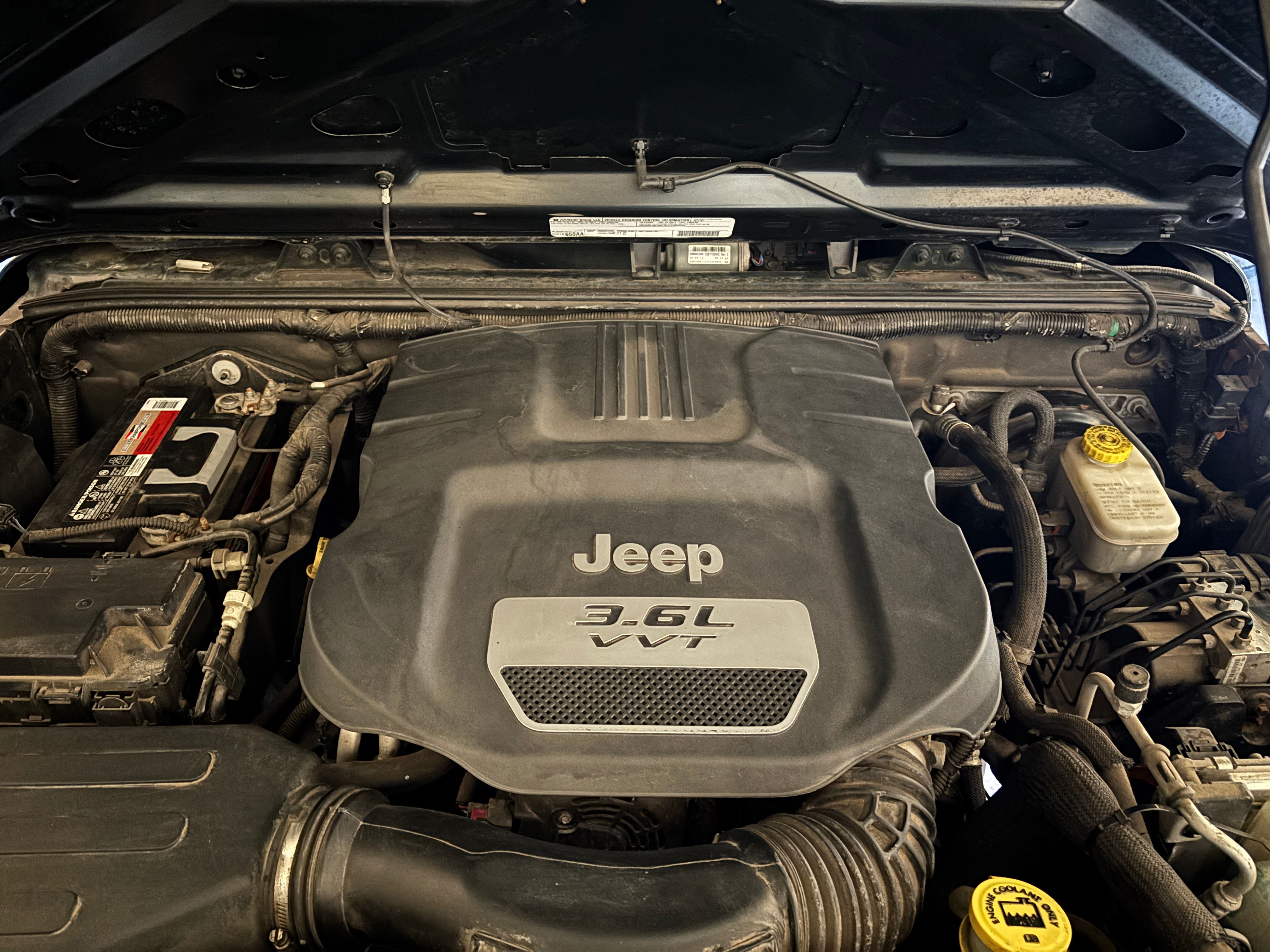 Used 2012 Jeep Wrangler Sport AWD/4WD image 16